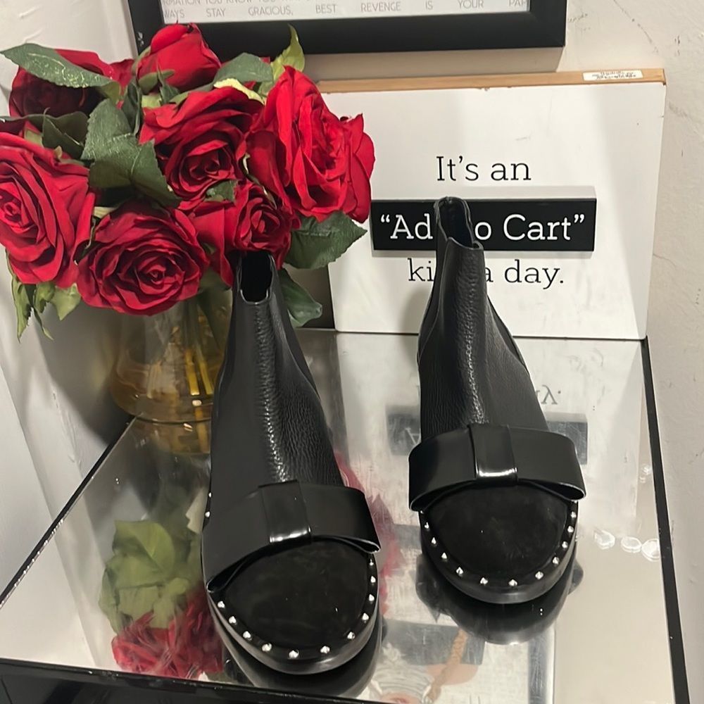 Ladies ASOS BOOTIES WITH BOW